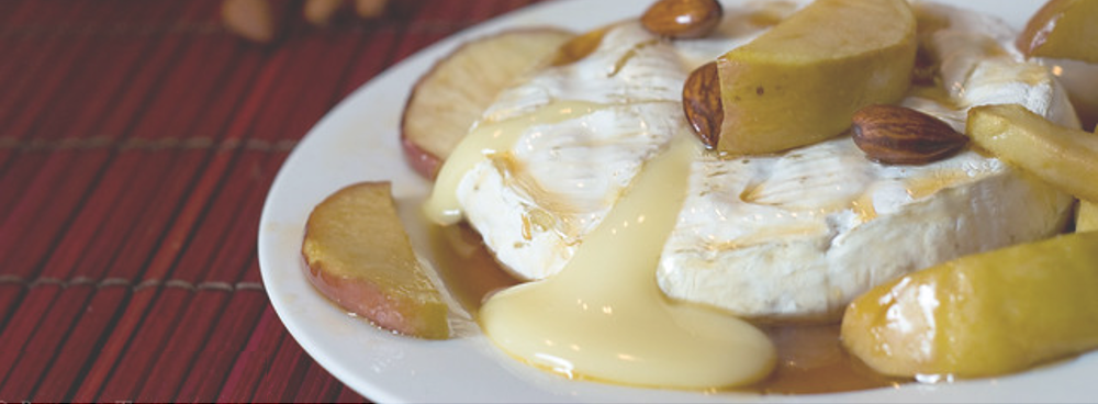 Baked Brie with Maple Syrup and Bacon - Fantabulosity